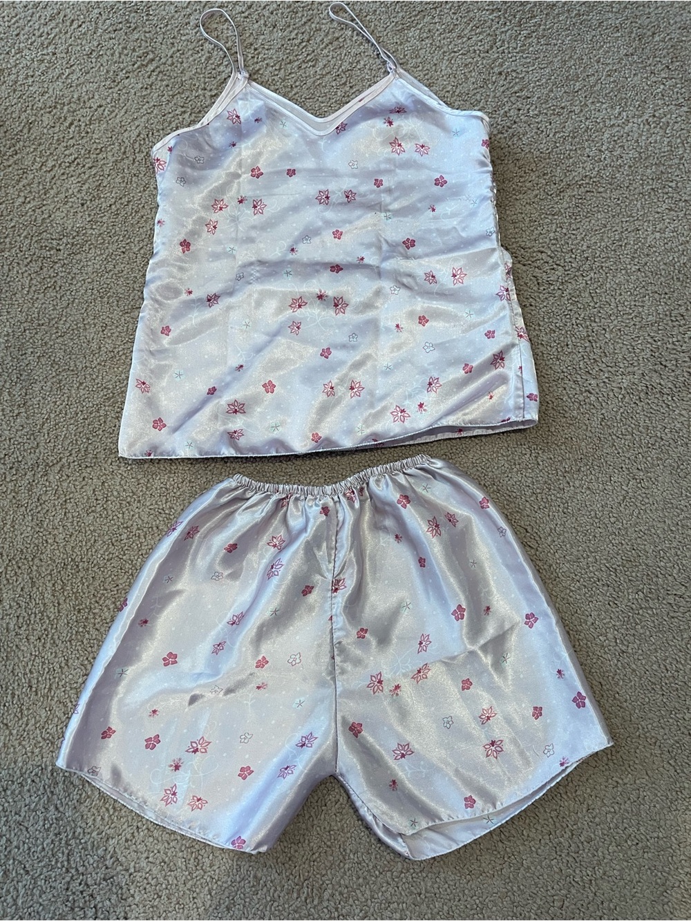 Satin floral cami and shorts pajama set Small